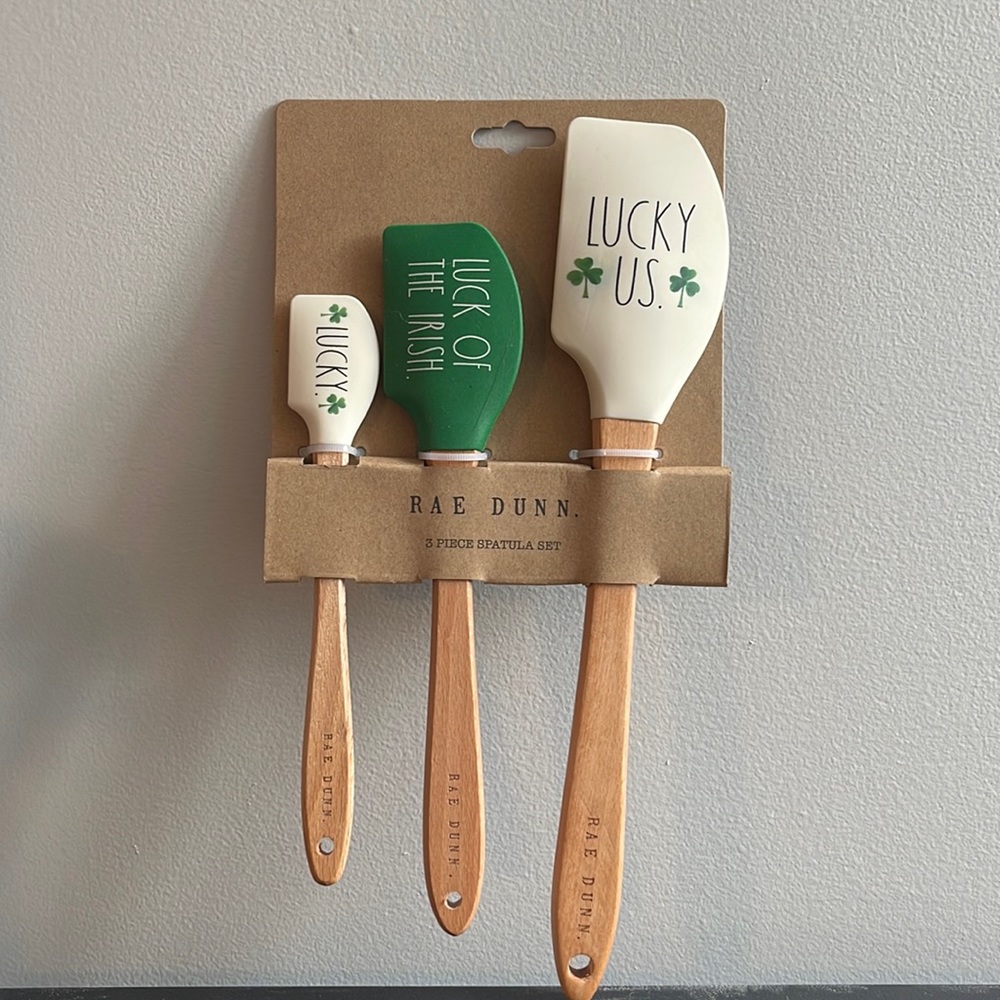 Rae Dunn - LUCKY US - 3 sets of spatulas